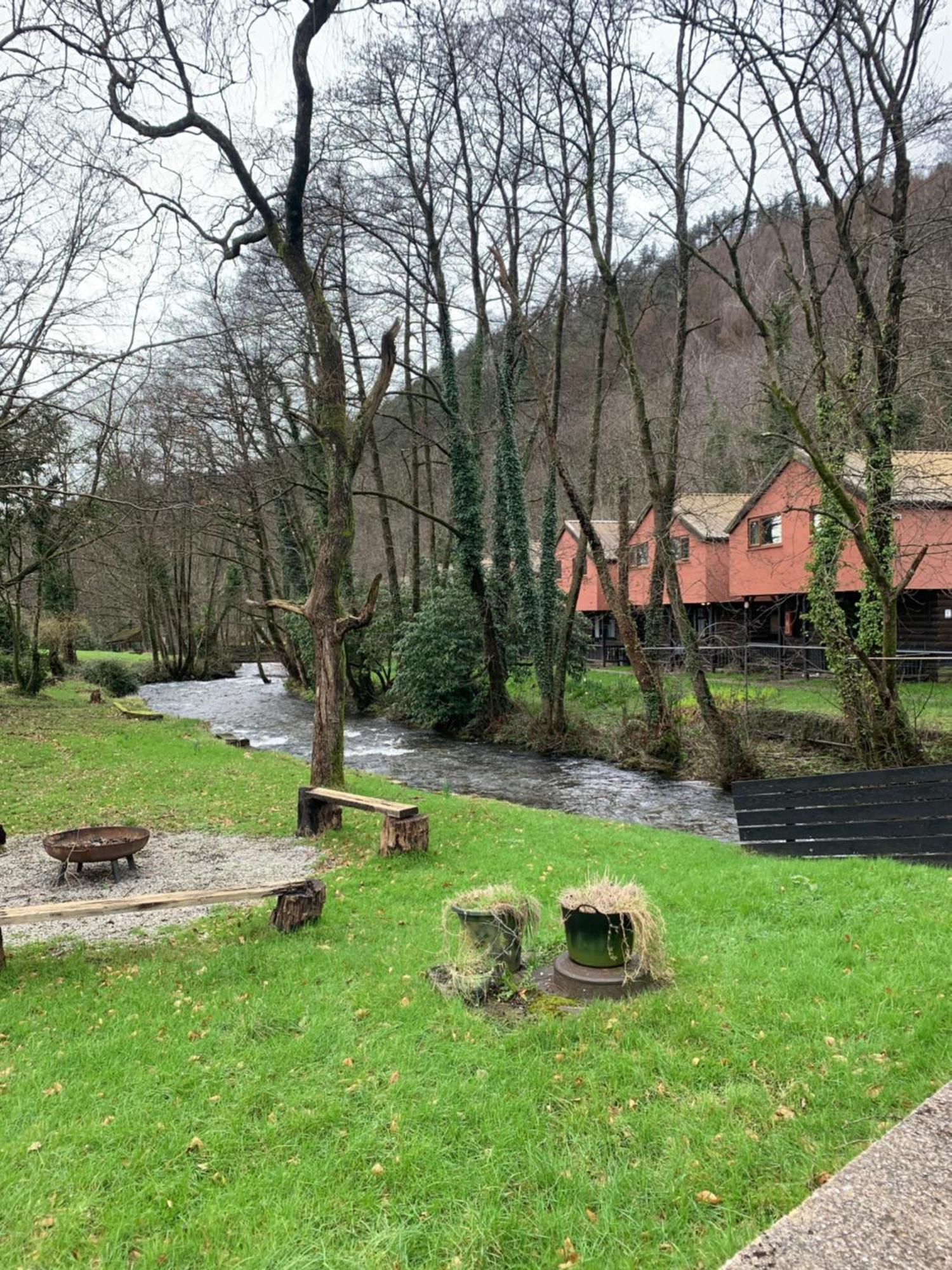 L And A Lodges Port Talbot Exterior photo